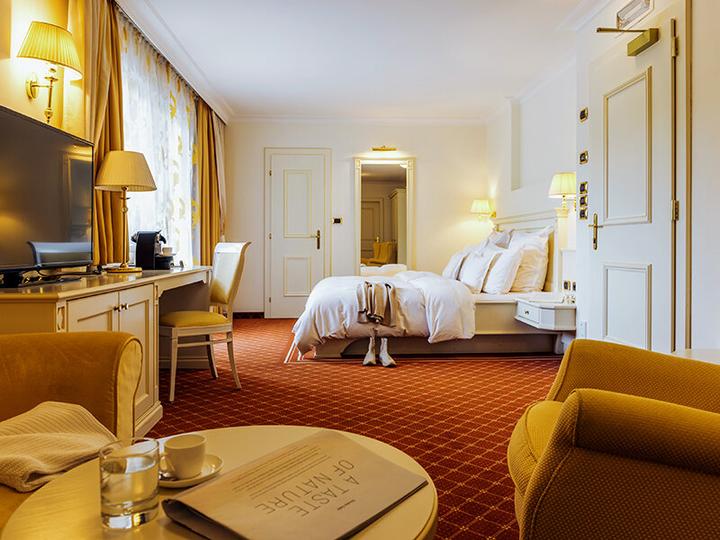 Produktbild Smartbox Valentinstag: 2 Tage im 3* oder 4* Hotel mit Dinner und Spa für 2 Verliebte (2 Pers.)