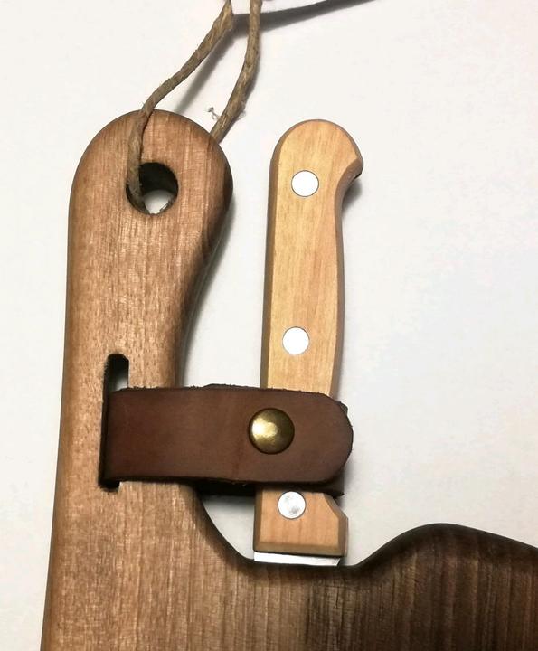 Produktbild Das Brettl Alpen Kit Schneidebrett Kit aus Nussholz mit Messer und Tischset
