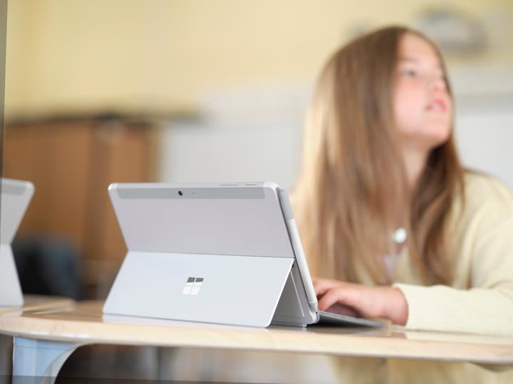 Produktbild Microsoft Surface Go 3 (10.51", Intel Core i3-10110Y, 8 GB, 128 GB)