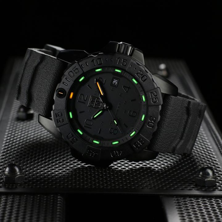 Immagine prodotto Luminox Acciaio Navy Seal Serie 3250 (Orologio sub, 45 mm)