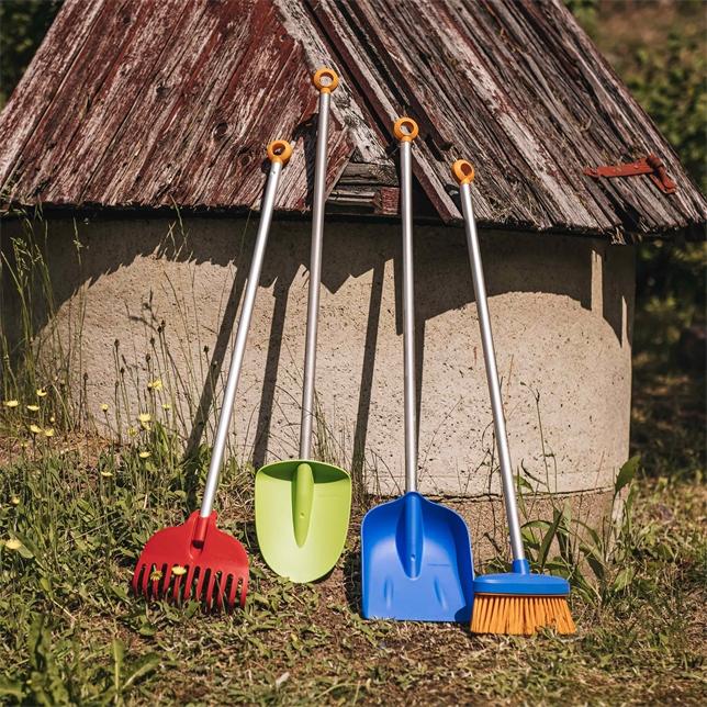 Immagine prodotto Fiskars Scopa a foglie per bambini viola 138160