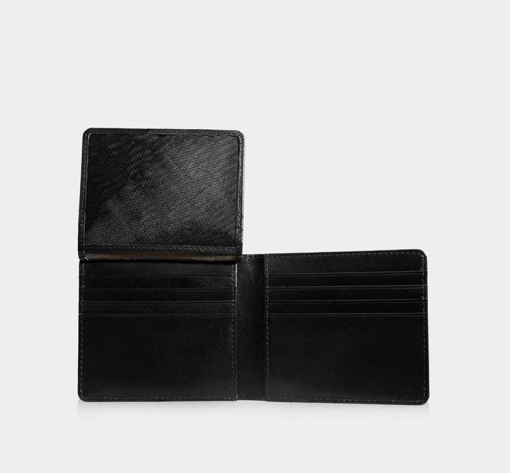 Actual product image Braun Büffel Country Rfid