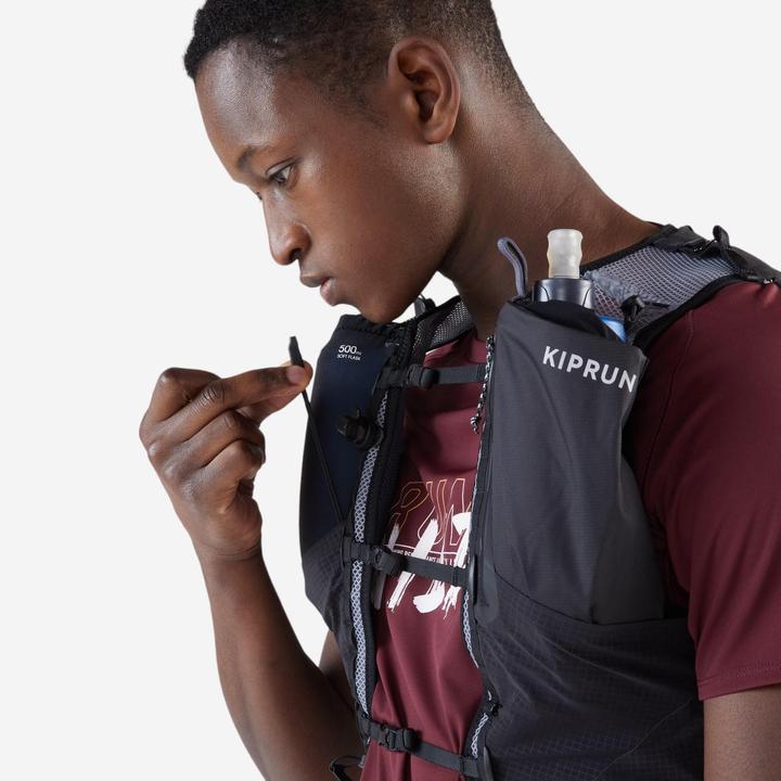 Immagine prodotto Kiprun Laufrucksack Trailrunning 10 Liter - Bag 900 schwarz (10 l)