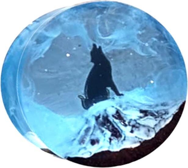 Produktbild Star Piercing Flared Plug Wolf im Winter Epoxy blau aus Tamarind Holz (ohne Messing, Organisch)