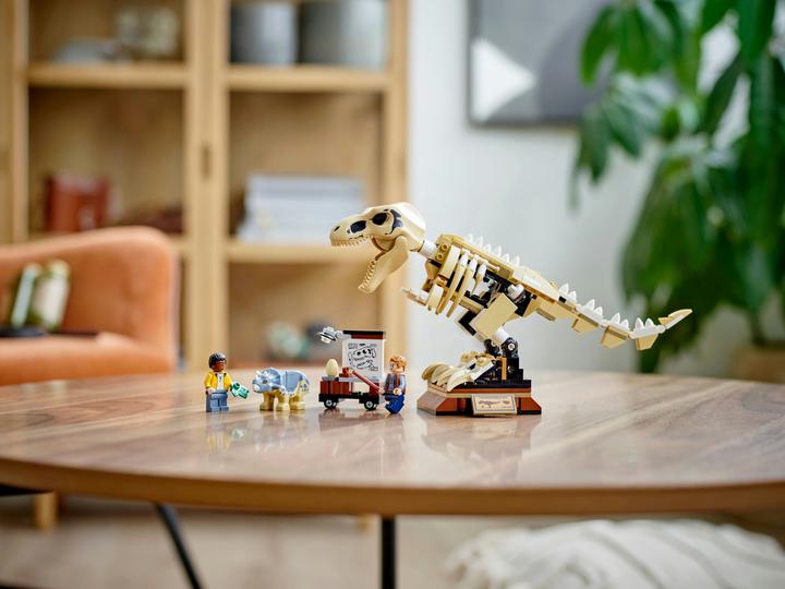 Produktbild LEGO T. Rex-Skelett in der Fossilienausstellung (76940, LEGO Jurassic World)