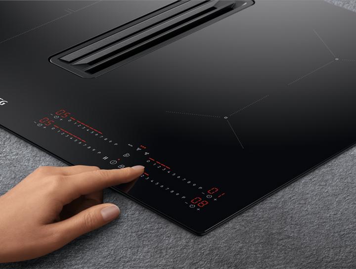 Immagine prodotto AEG KOOKPLAAT MET AFZUIGING CCE84543CB