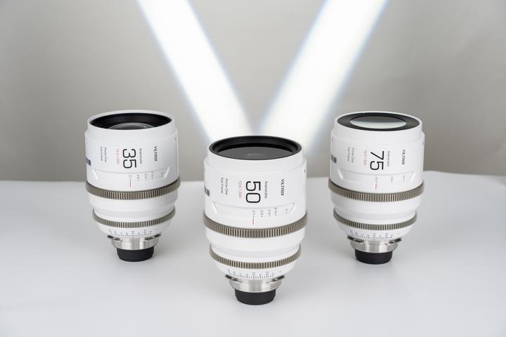 Immagine prodotto Viltrox SET di lenti anamorfiche 35/50/75 mm T2.0 1.33X con attacco PL (L-mount, Full-frame)