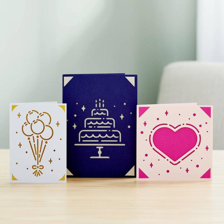Actual product image Cricut Insert Cards Rainbow R40 12,1cm x 16,8cm 30-pack (P)