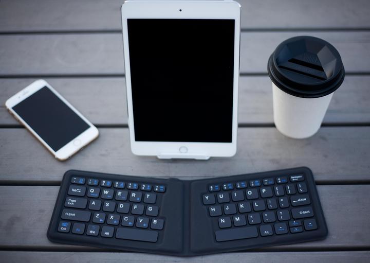 Produktbild Kanex Multi-Sync Foldable Keyboard (CH, Universal)