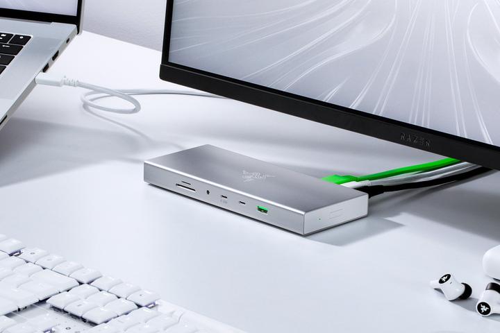 Image du produit Razer NB Acc Dock USB-C 4 Mercury (RC21-02280200-R3EK) (USB-C, 14 Ports)