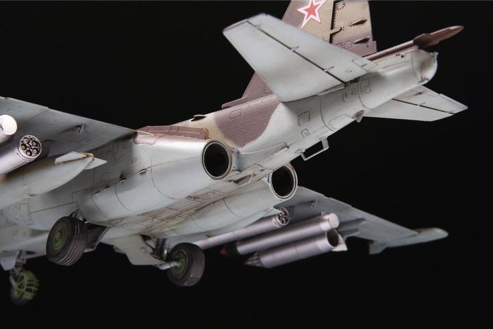 Immagine prodotto 1:48 Sukhoi SU-25 Frogfoot Sov.att.airc.