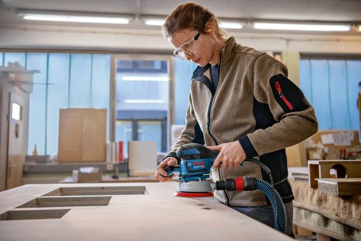 Image du produit Bosch Professional Ponceuse excentrique GEX 40-150 avec 1 x feuille de ponçage multi-trous C470 (Ponceuse excentrique, 400 W)