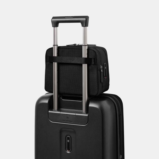 Image du produit Victorinox Mythic, Toiletry Bag, Black (0.30 l)