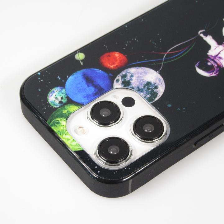 Immagine prodotto PhoneLook Cover in silicone lucido con luce LED integrata e connessione USB-C Astronauta galleggiante (Apple iPhone 15 Pro Max)