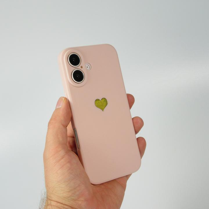 Actual product image PhoneLook Cover Silicone Mat Heart gold (Apple iPhone 16)