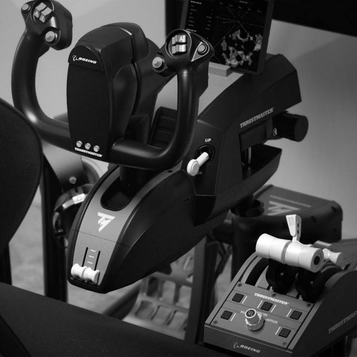 Actual product image Thrustmaster TCA Yoke Pack Boeing Edition (Xbox Series S, Xbox One S, PC, Xbox One X, Xbox Series X)