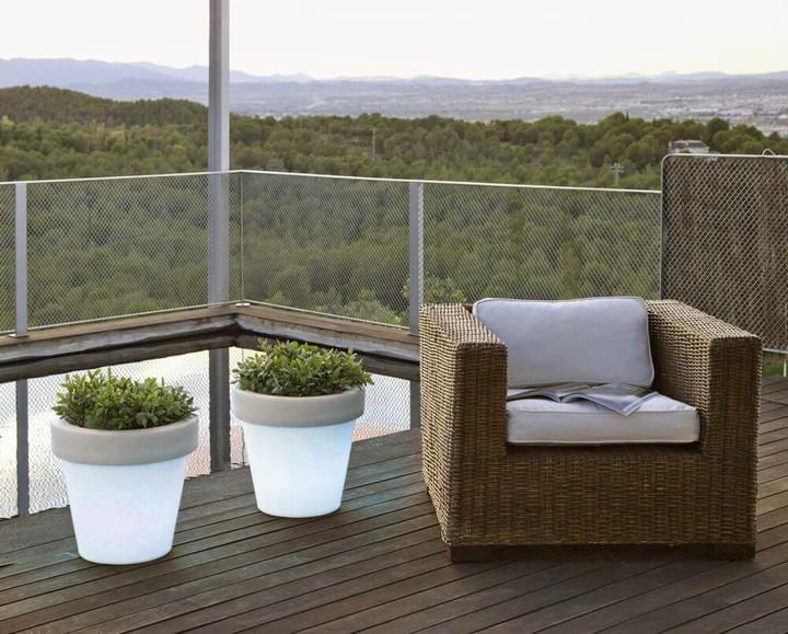 Produktbild Newgarden MAGNOLIA 80 LED XXL beleuchteter Blumentopf, Garten-Übertopf gross aussen E27 ø80x76cm IP65