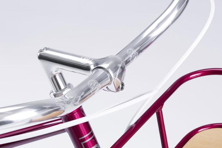 Actual product image Bombtrack Trinity Lady (43 cm)