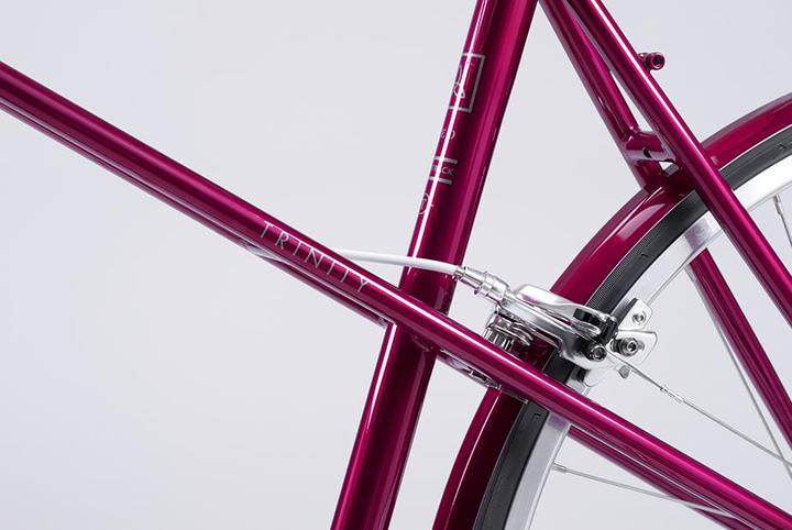 Actual product image Bombtrack Trinity Lady (43 cm)