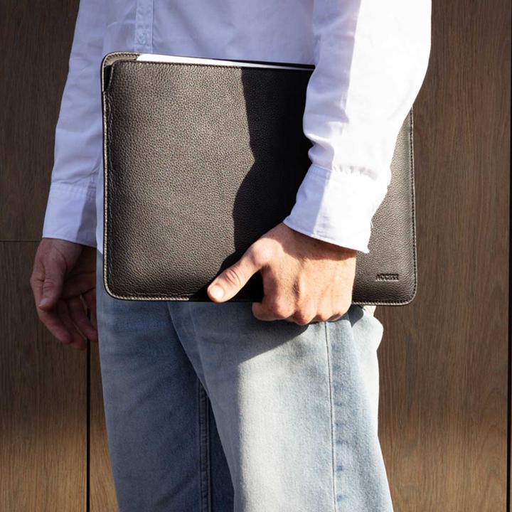Produktbild Accezz Leather Laptop hoes MacBook 13 inch - Laptopsleeve - Zwart (13", Apple)