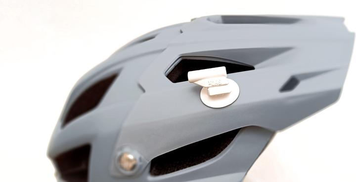 Actual product image StiQx Magnetic spectacle holder, white, size M (temple circumference 17-38mm)