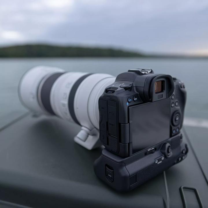 Produktbild Canon EOS R5 (45 Mpx, Vollformat)