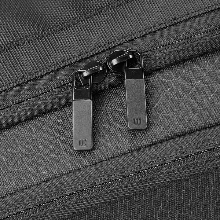 Actual product image Wilson Clash V3 Super Tour 6er Schlägertasche (6R)