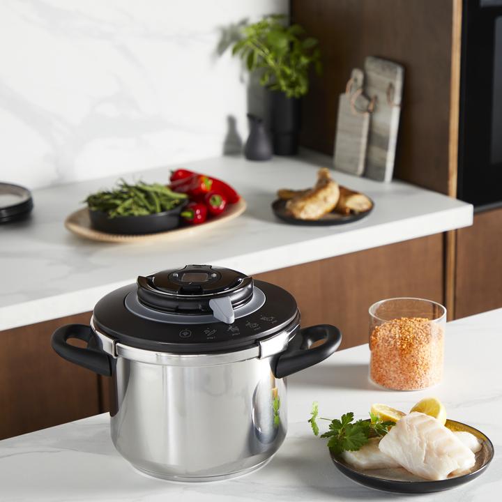 Actual product image Tefal Clipso+ Chef 6L Schnellkochtopf (22 cm, Steam cooker, Stainless steel)
