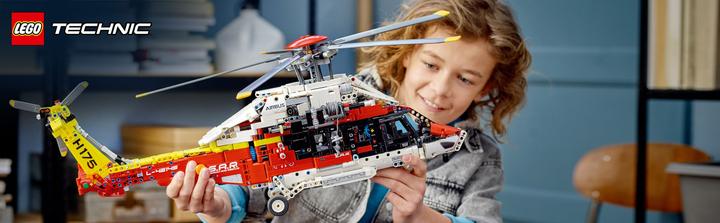 Actual product image LEGO Airbus H175 rescue helicopter (42145, LEGO Technic)