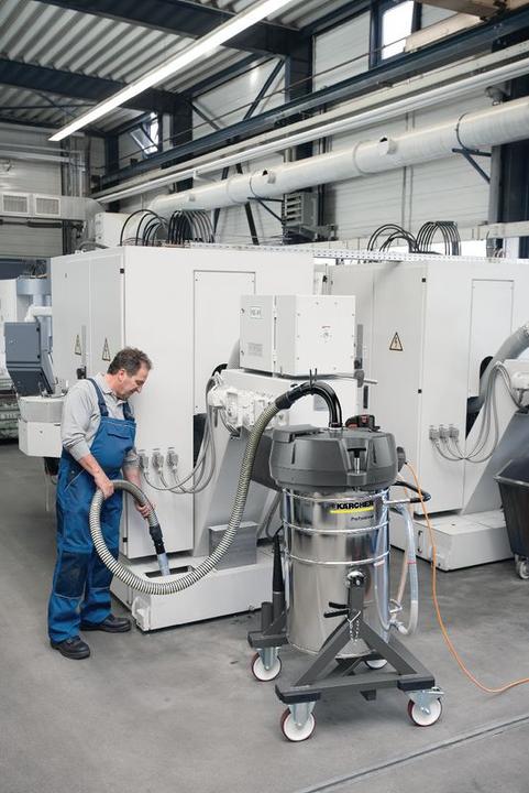 Immagine prodotto Kärcher Aspiratore industriale professionale IVR-L 100/24-2 Tc Me Dp (Aspirapolvere a umido e a secco)