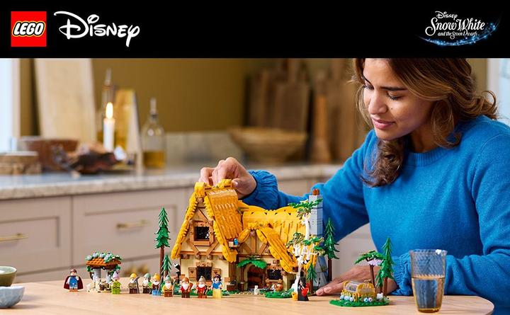 Actual product image LEGO The hut of Snow White and the Seven Dwarfs (43242, LEGO Disney)
