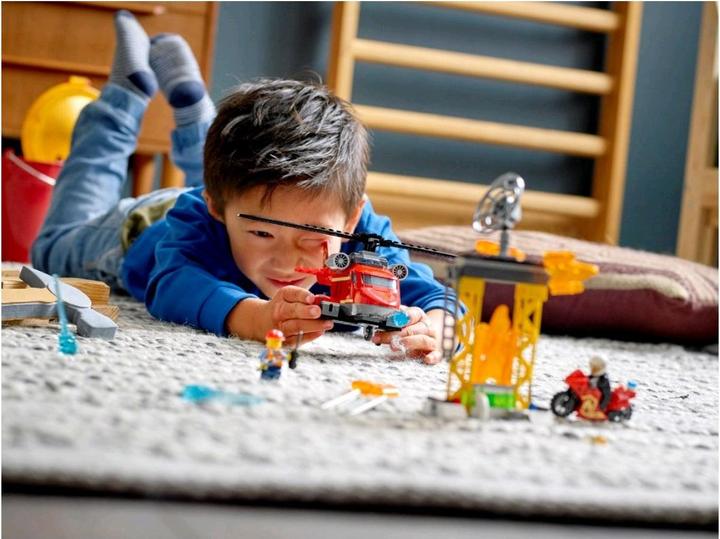 Actual product image LEGO Fire Brigade Helicopter (60281, LEGO City)