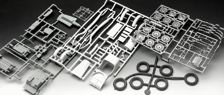Actual product image Revell Model Set Mercedes-Benz SSKL