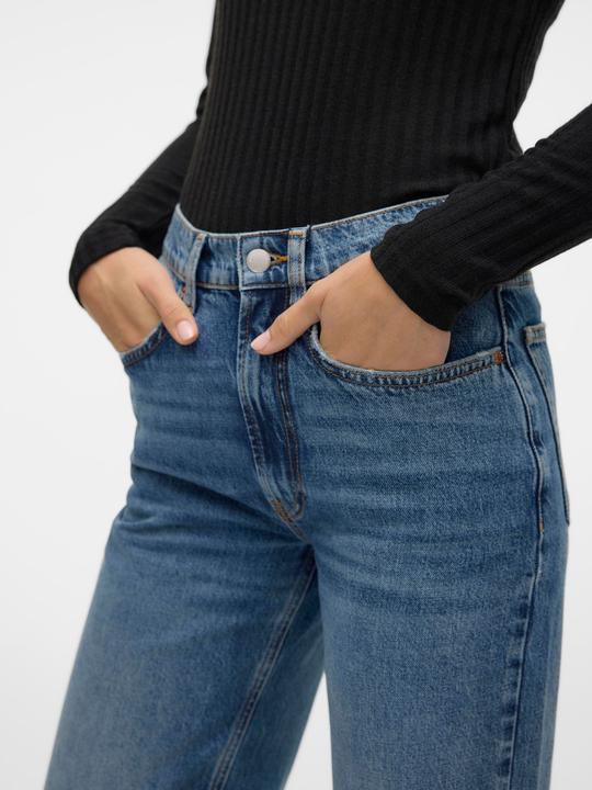 Actual product image Vero Moda VMVALERIE Mid Rise Locker geschnitten Jeans Straight-Fit (26)