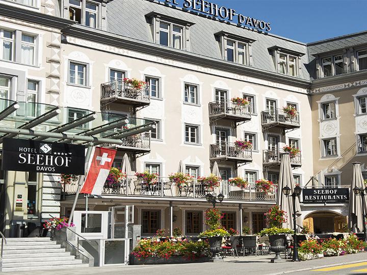 Produktbild Smartbox Luxusaufenthalt in 5*-Hotel in Davos mit Dinner und Spa für 2 Personen (2 Pers.)