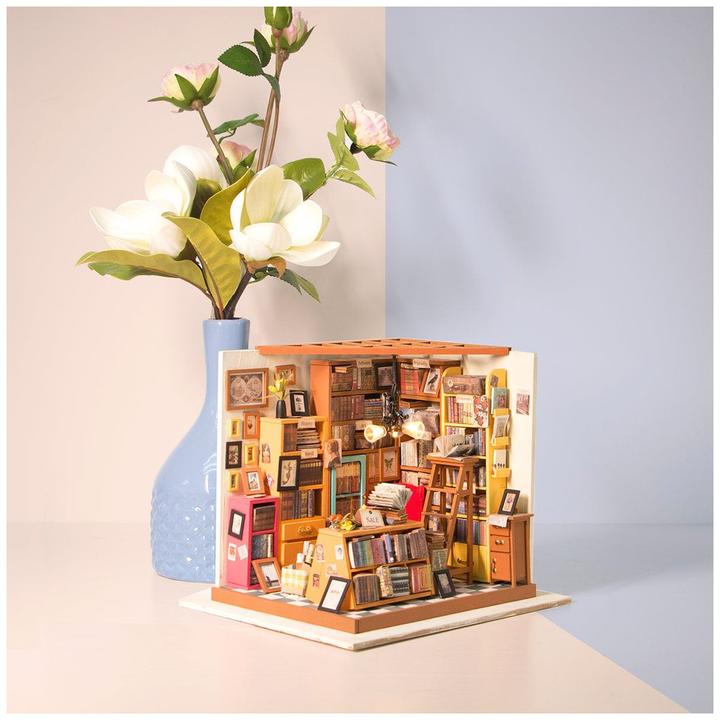 Actual product image Robotime Sam’s Study Library