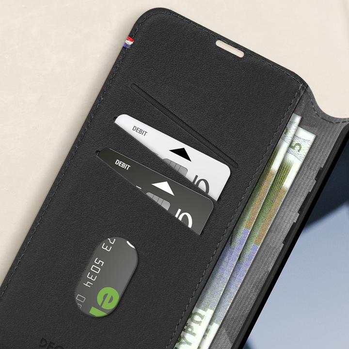 Actual product image Decoded Detachable MagSafe Leather Wallet (Apple iPhone 15 Pro)