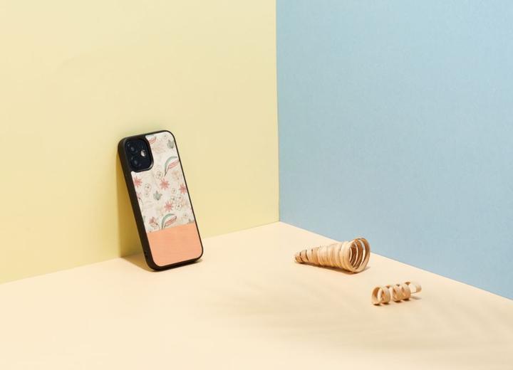 Produktbild Man&Wood case for iPhone 12 mini pink flower black (Apple iPhone 12 mini)