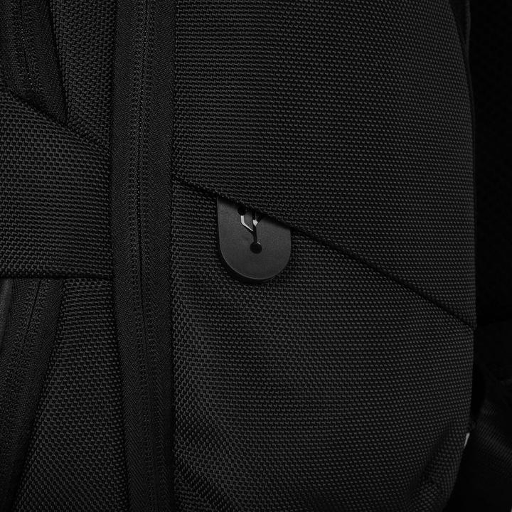 Actual product image Targus Notebook backpack 15-16 "TBB65 black,HeritageLuxe,38,10cm-40,64cm