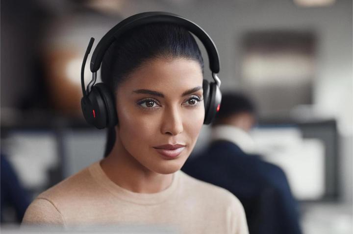 Actual product image Jabra Evolve2 65 UC (Wireless, USB-A)