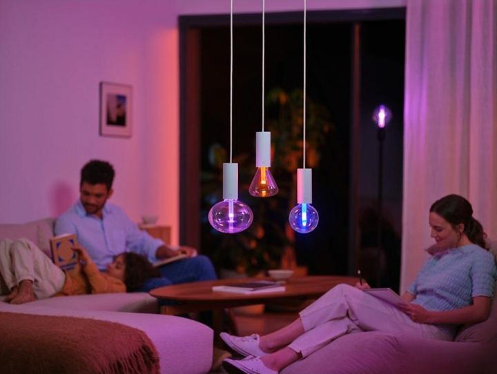 Produktbild Philips Hue White & Color Ambiance Lightguide Triangle (E27, 6.80 W, 500 lm, 1 x, G)