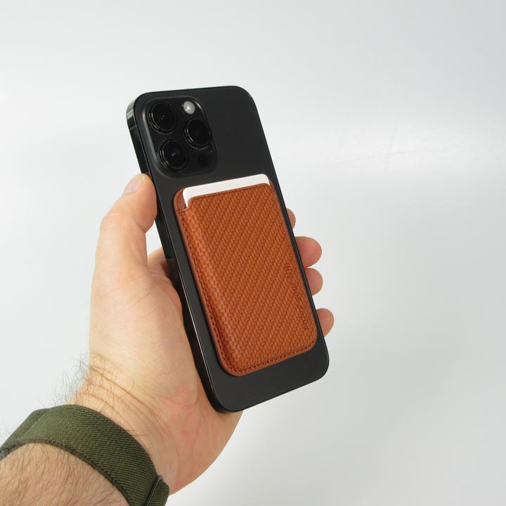 Produktbild PhoneLook Magnetischer Kartenhalter Wallet Carbon Effekt Kompatibel mit MagSafe (Apple iPhone 12, Realme 12 Pro+)