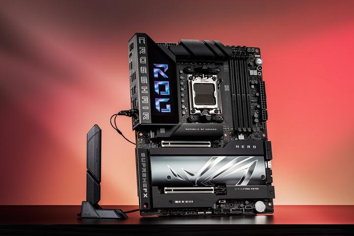 Immagine prodotto ASUS Rog Crosshair X870e Hero (AM5, AMD X870E, ATX)
