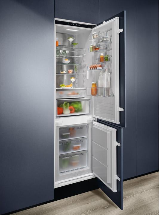 Image du produit Electrolux IK2671BNR (269 l)