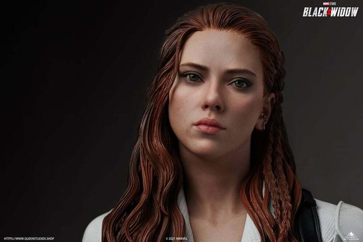 Image du produit Queen Studios Black Widow "Black Widow - Snow Suit Edition" Statue 1/4
