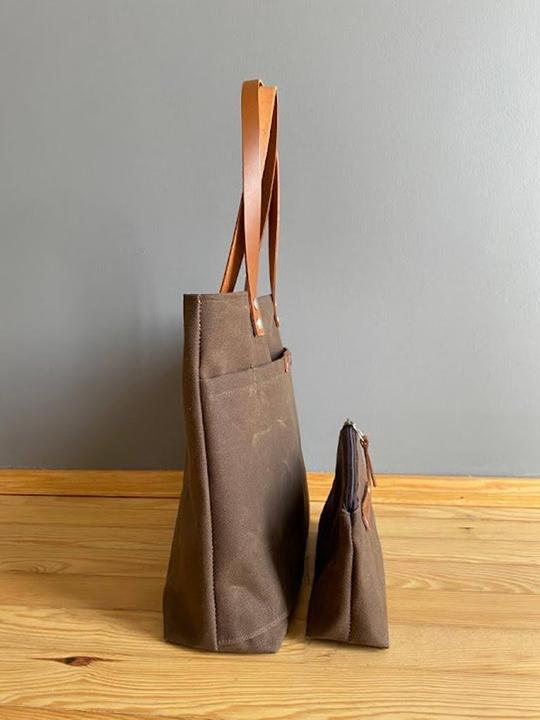 Image du produit Only-Bags.Store Fourre-tout en toile cirée moyenne - Fourre-tout étanche - Simply Tote Bag - marron