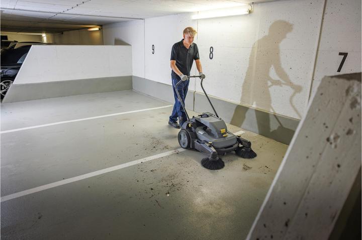 Actual product image Kärcher Sweeper KM 70/30 C BP with 2 side brushes