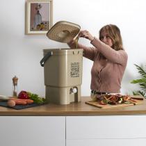 Image du produit Je Cherche Une Idee composteur de cuisine avec robinet et spray