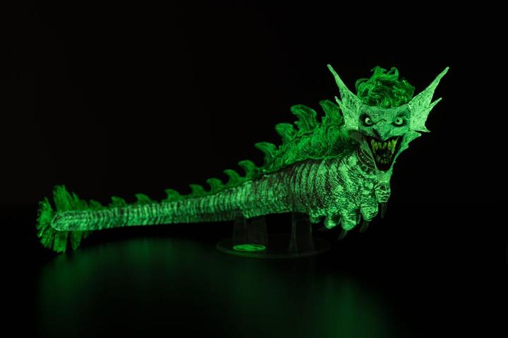 Actual product image McFarlane Dark Nights: Metal DC Multiverse Action Figure The Joker Dragon Glow in the Dark Edition (Gold