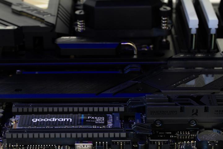 Actual product image Goodram SSD PX500 GEN.3 PCIe 3x4 1TB M.2 2280 RETAIL (1000 GB, M.2 2280)